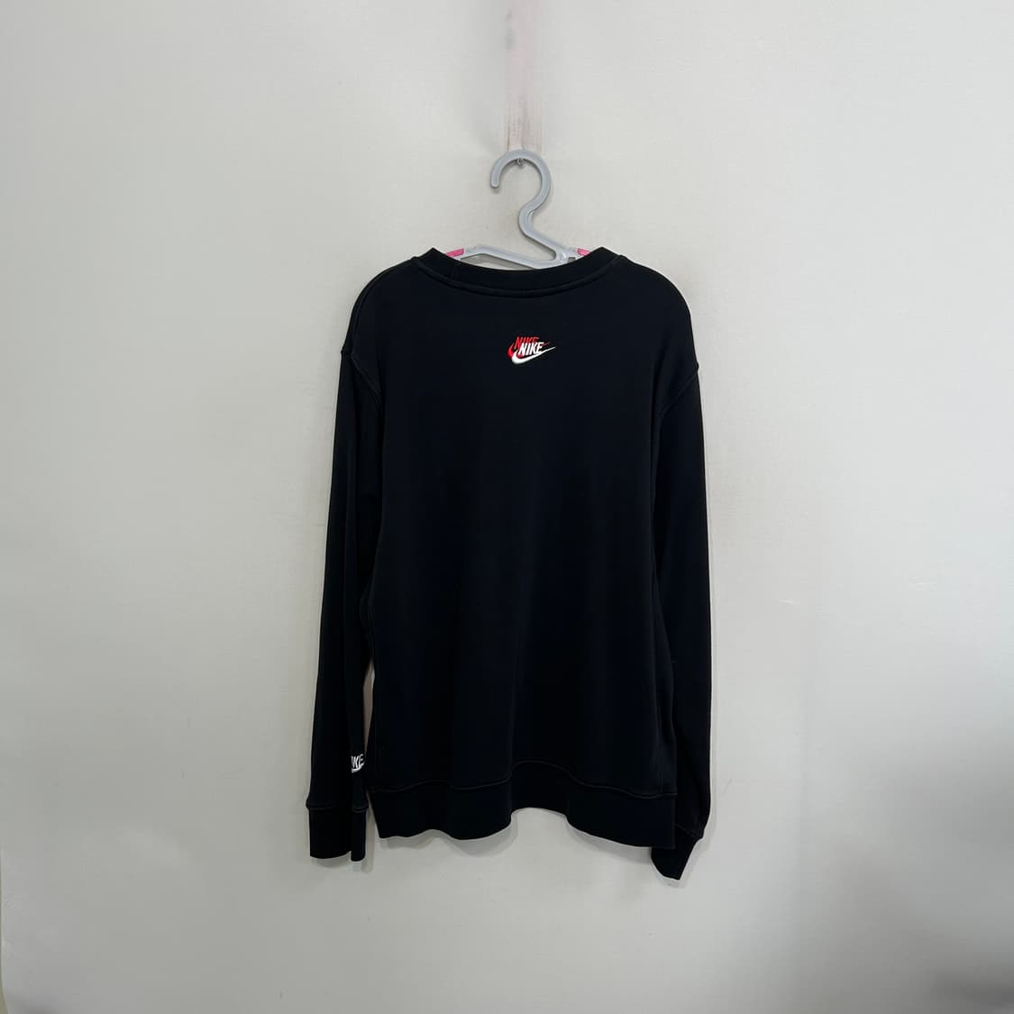 나이키 멀티 로고 맨투맨 105 블랙 상품이미지3