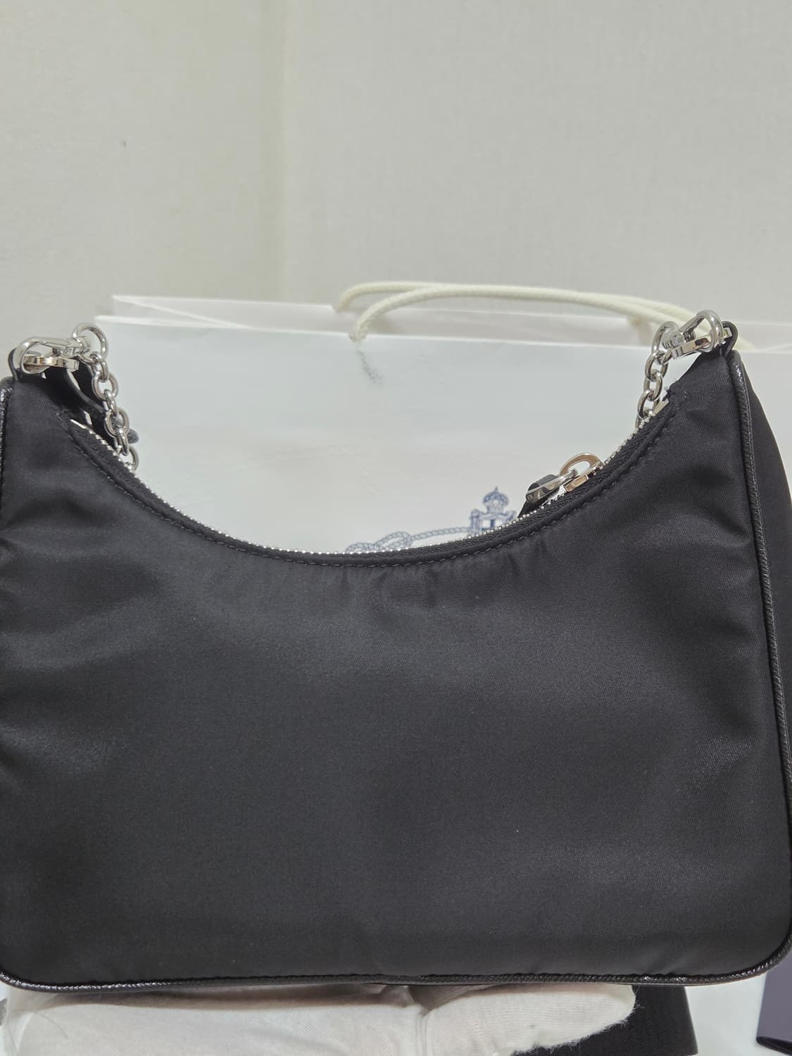 [새상품급] 프라다 리에디션 테수토 은장 체인 호보백  상품이미지9