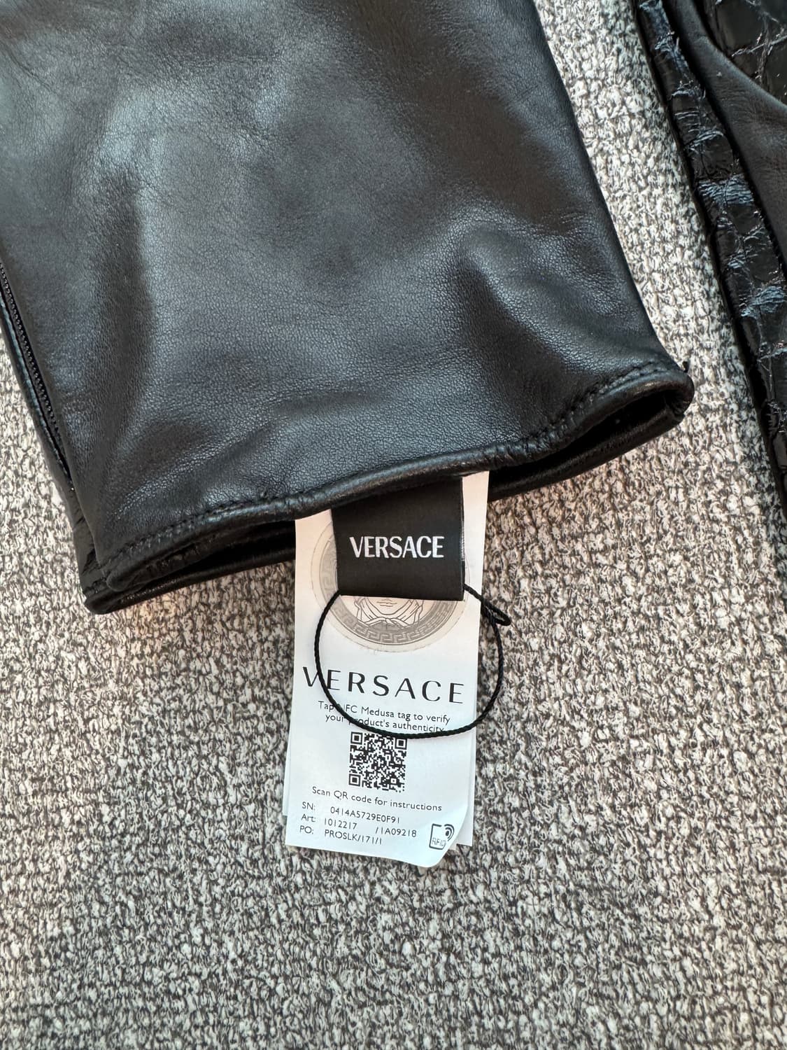 베르사체 크로커다일 롱 레더 글러브 OS 상품이미지4