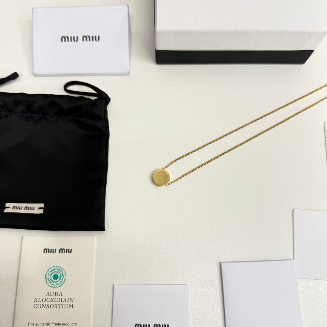 [풀박스] 미우미우 에나멜 메탈 목걸이 화이트 상품이미지5