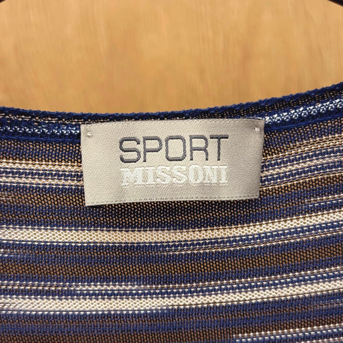 미쏘니 스포츠 스트라이프 시스루 니트 가디건 브이넥 버튼 디테일 블루 상품이미지7