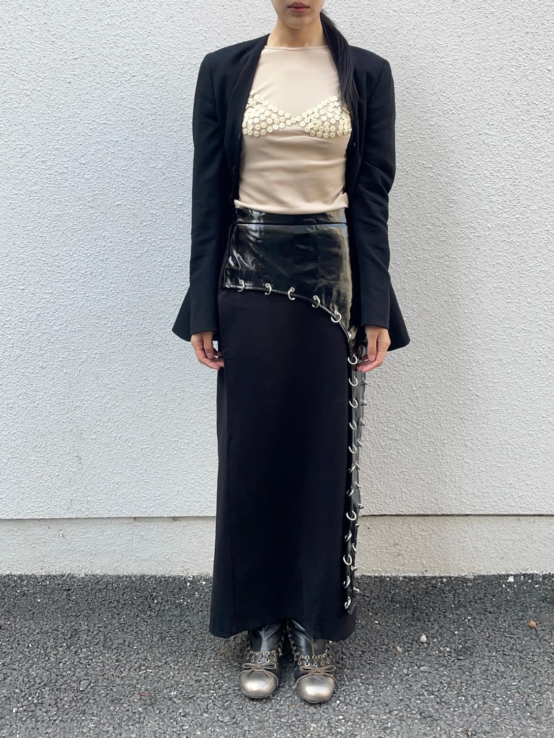 Beige button bralette crew neck top 상품이미지3