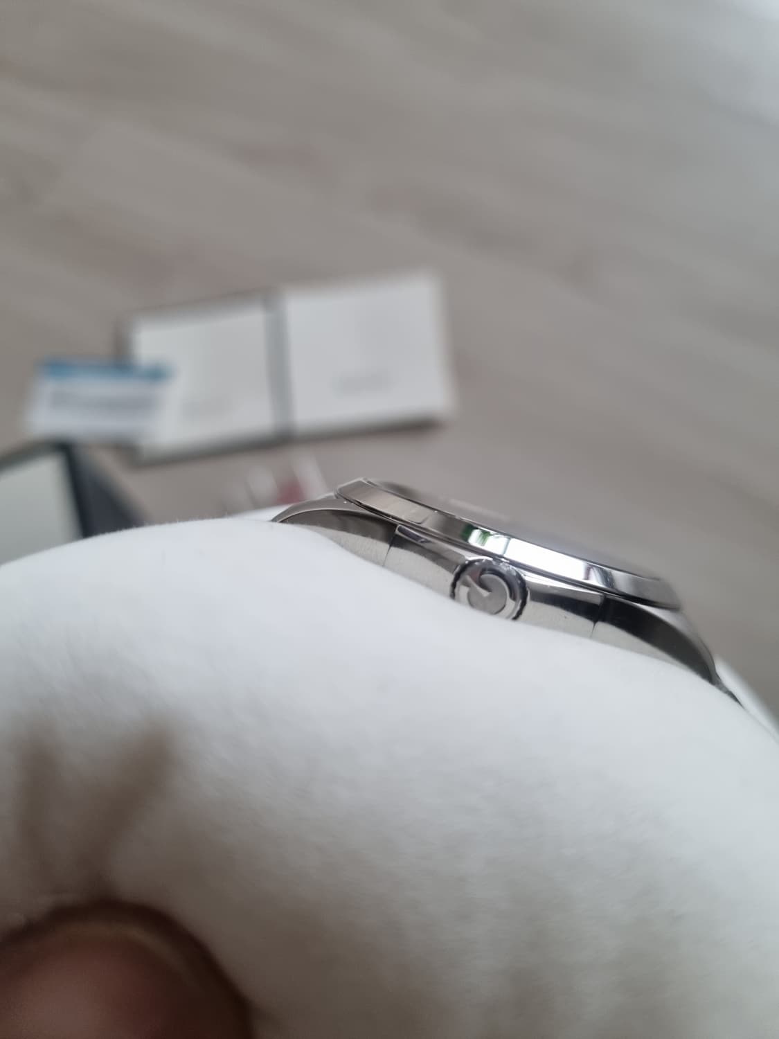 구찌  정품풀박   다이아몬드메탈시계 상품이미지6