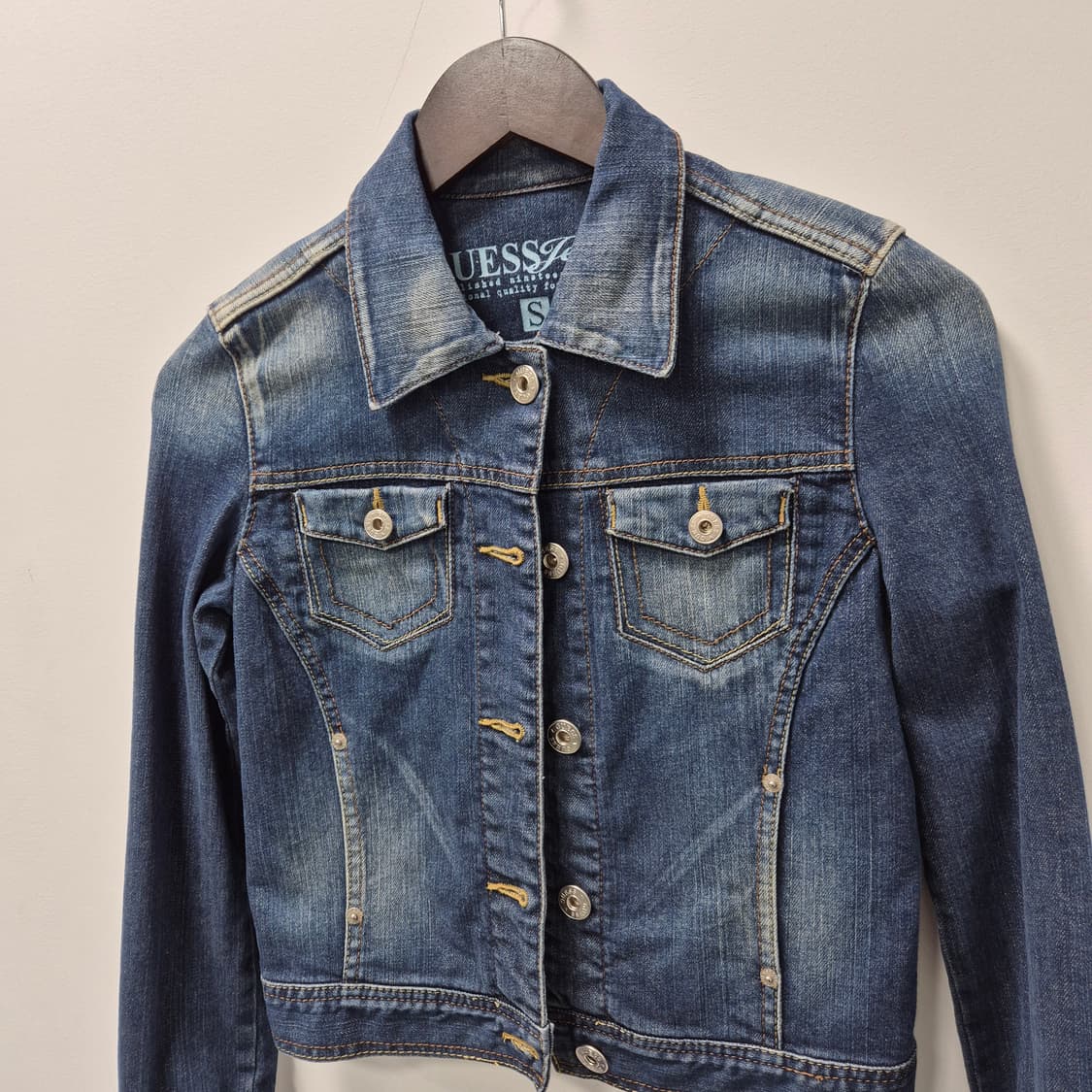 게스 Y2K 워싱 데님 트러커 자켓 S 상품이미지3