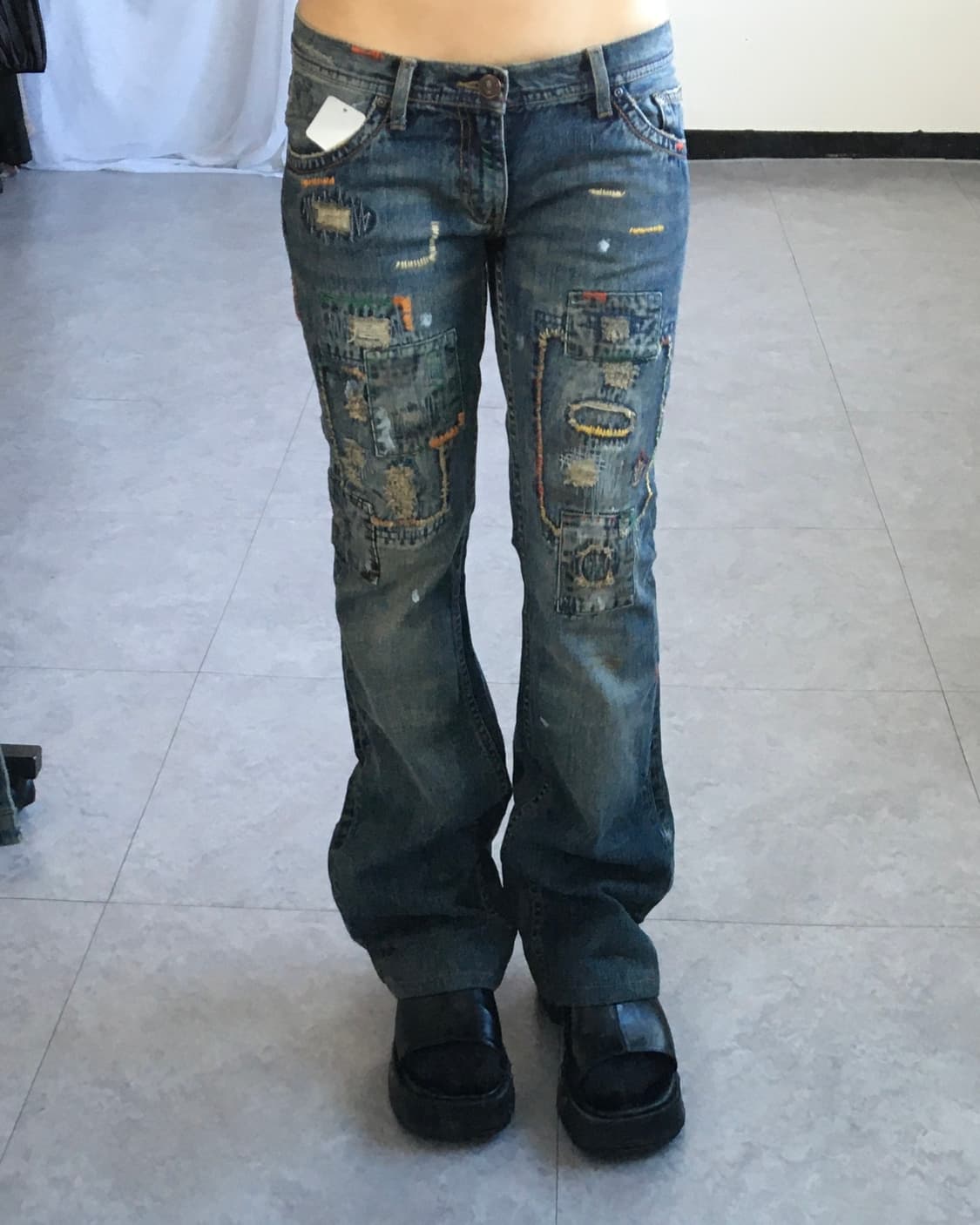 Grunge stitch point denim pants 상품이미지1