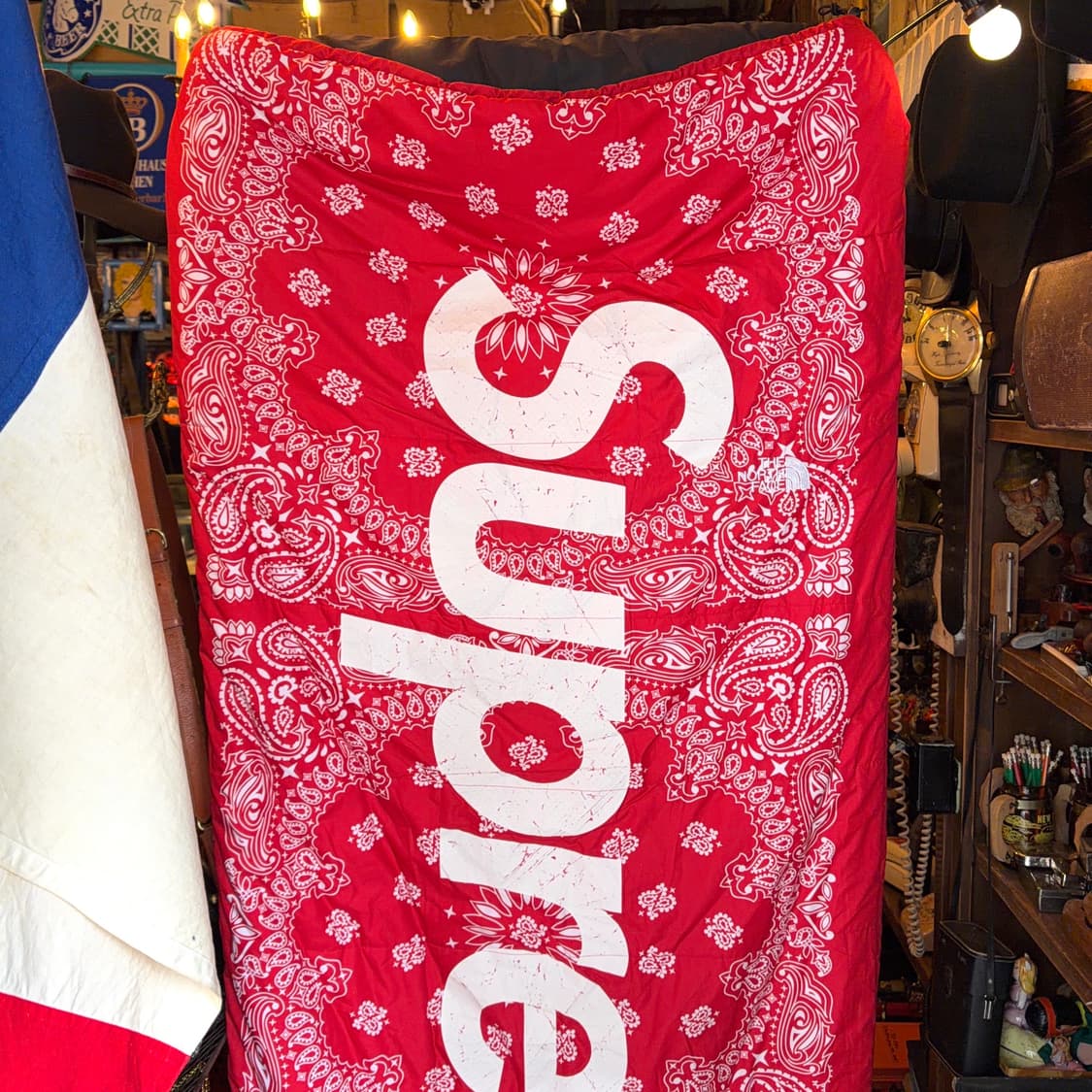 슈프림 X 노스페이스 돌로마이트 반다나 침낭 상품이미지4