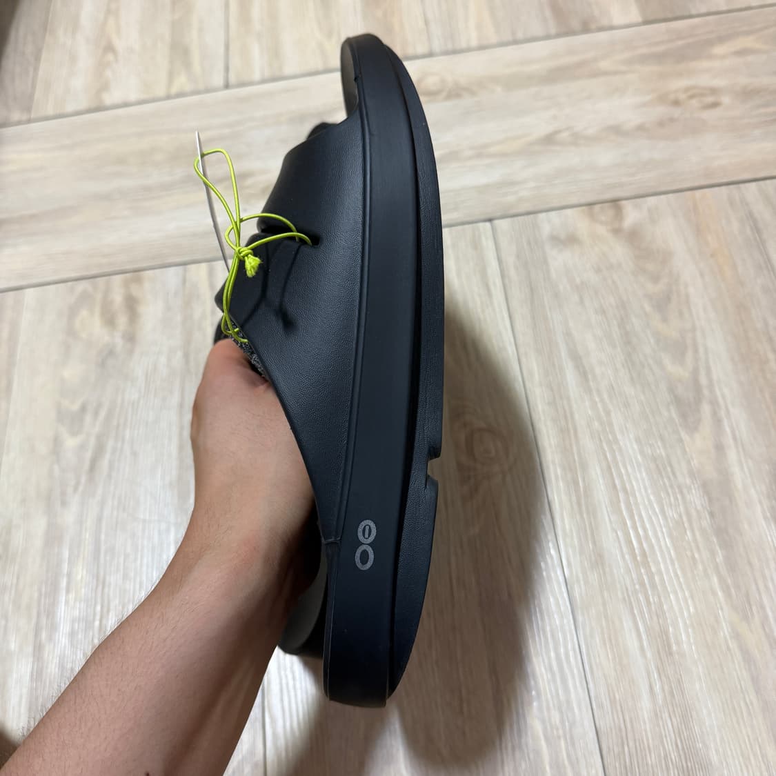 m10,280) 50,000원 우포스 우아 슬리퍼 블랙 상품이미지4