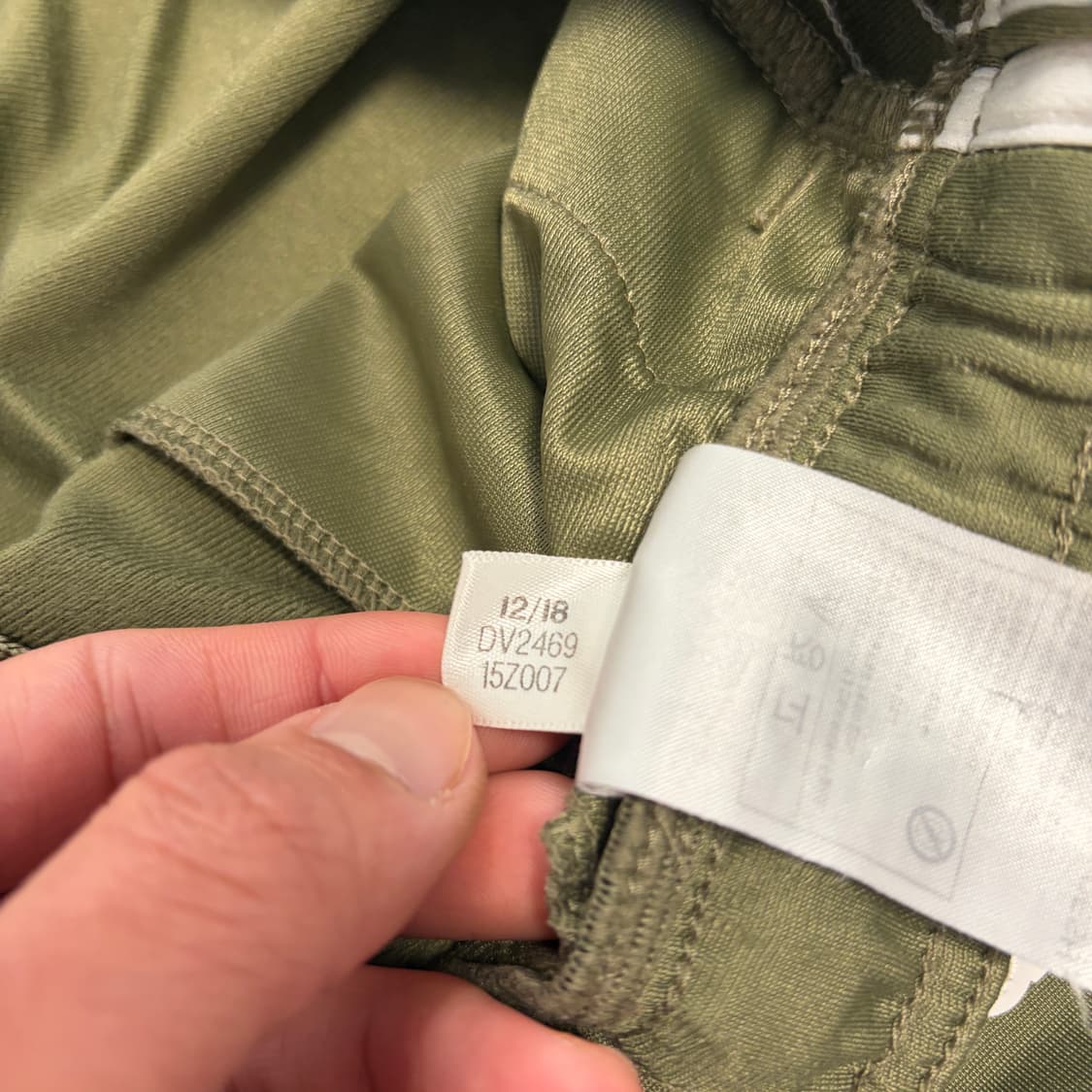 아디다스 올리브 그린 카키 트레이닝 조거 팬츠 상품이미지4