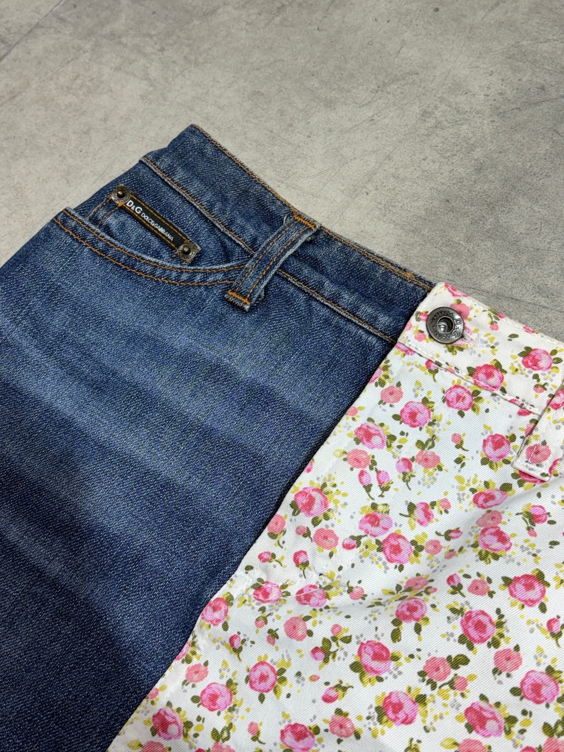 00s 돌체 앤 가바나 아카이브 데님 하프 플라워 미디 스커트 상품이미지3