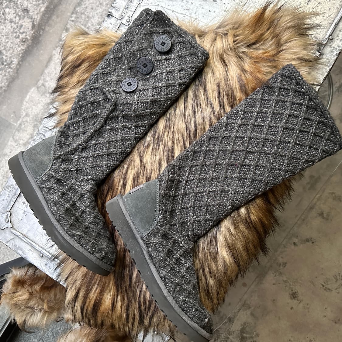 00s 그레이 와플 니트 카디 어그 부츠 상품이미지3