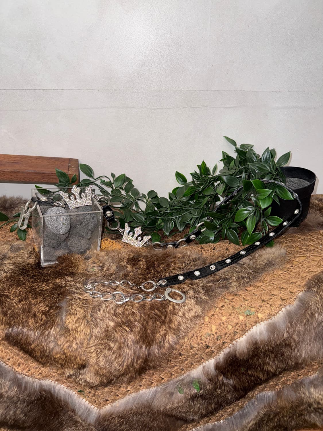 Black cubic crown stud chain belt 상품이미지1