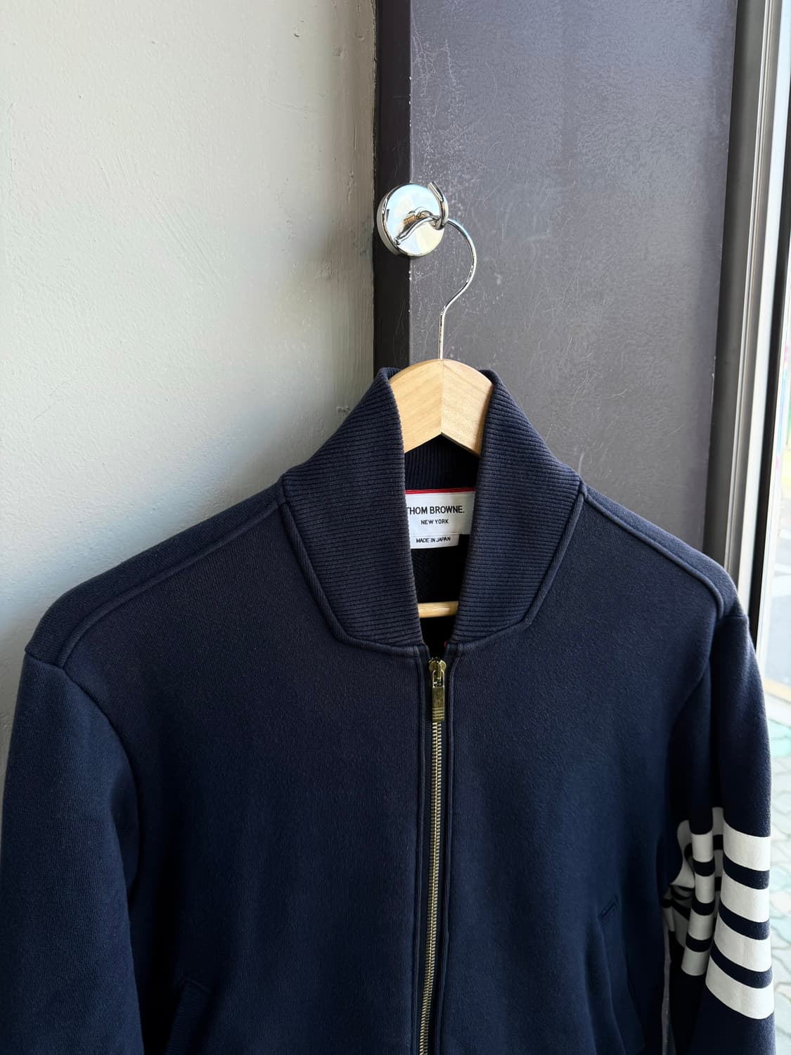 1/ 톰브라운 클래식 4-바 루프백 집업 자켓 상품이미지4