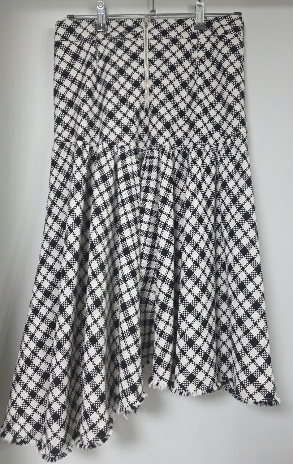 럭키슈에뜨 체크 트위드 언발 플레어 스커트 38 상품이미지2