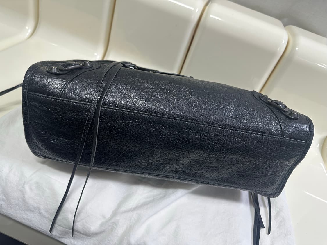 [A 정품] 발렌시아가 시티 모터백 미디움 블랙 상품이미지5