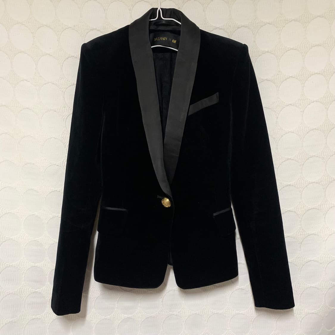 발망 x H&M 블랙 벨벳 자켓 상품이미지3