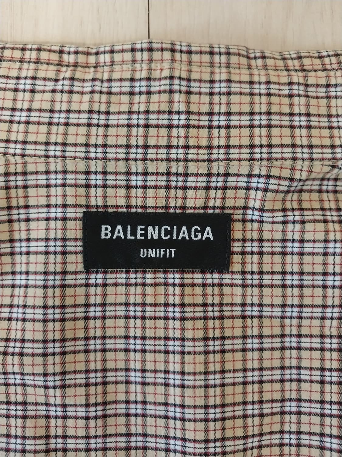 발렌시아가 오버핏 체크 셔츠 상품이미지2