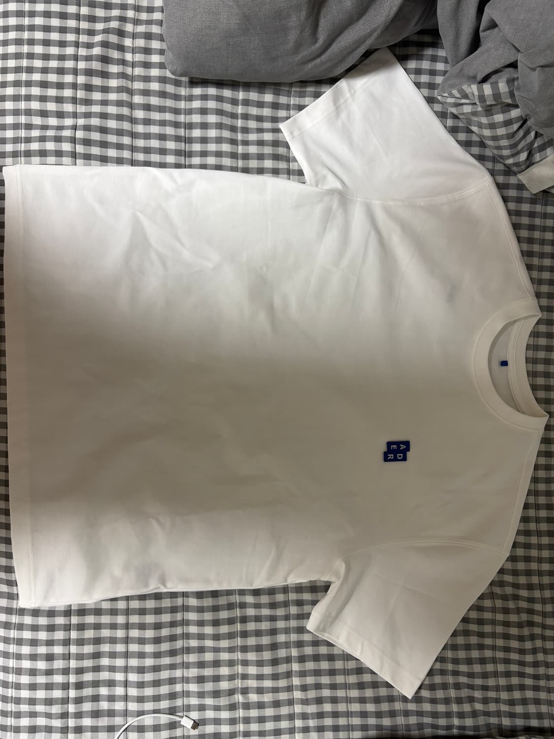 아더에러 시그니피컨트 반팔 티셔츠 01 오프 화이트 M팝니다 상품이미지1