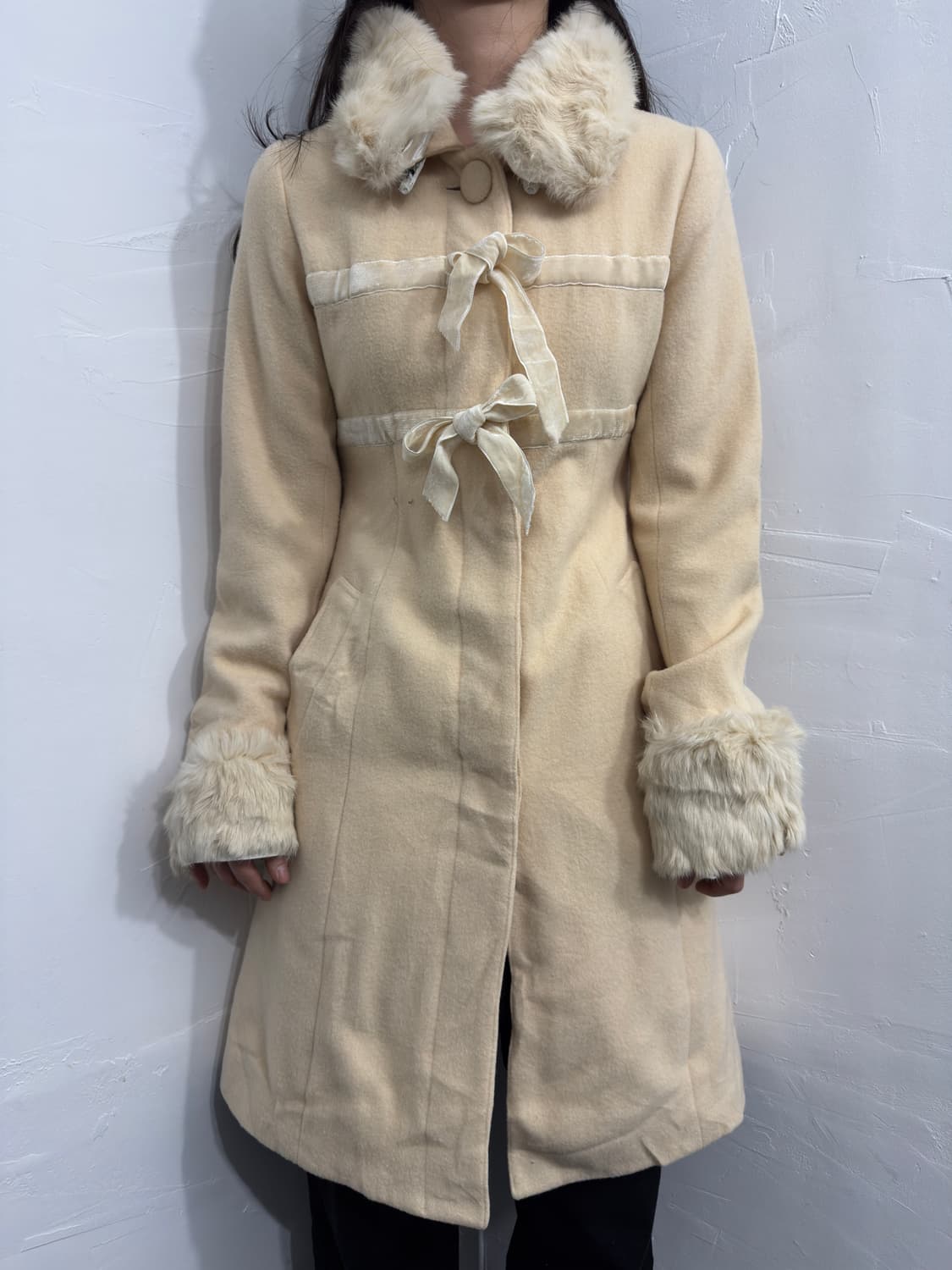 lest rose ribbon detail fur coat 상품이미지1