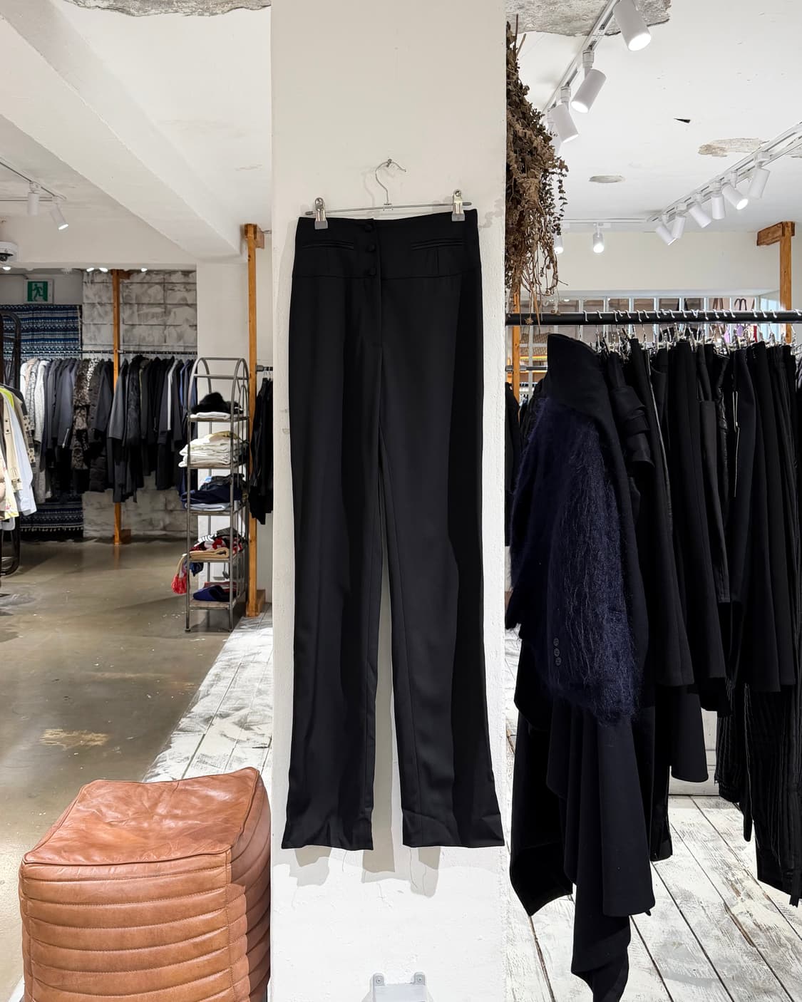 셀린느 블랙 버튼 울 스트레이트 팬츠 상품이미지1