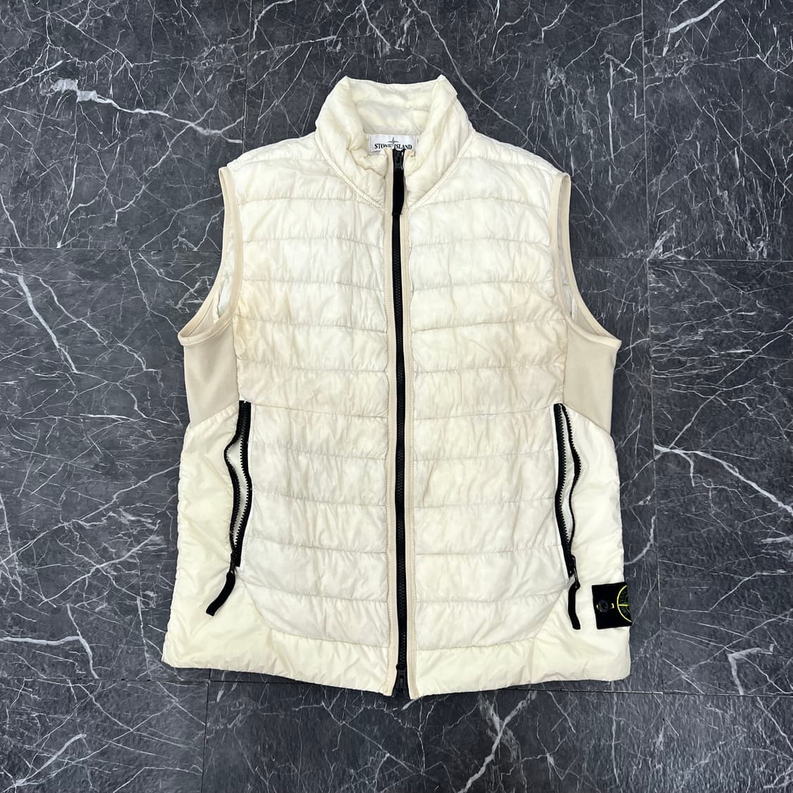 스톤아일랜드 와펜 나일론 경량 베스트 상품이미지1
