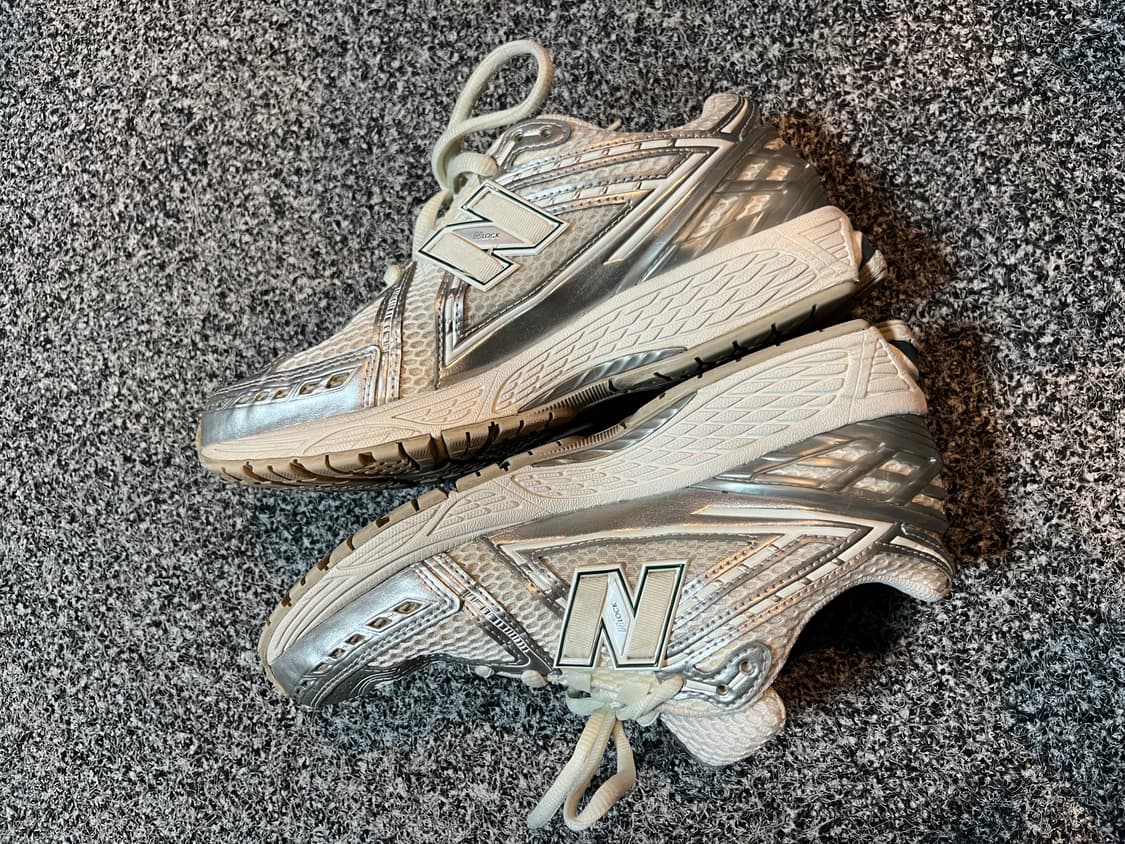뉴발란스 1906R 화이트 메탈 실버 런닝화 260 상품이미지2
