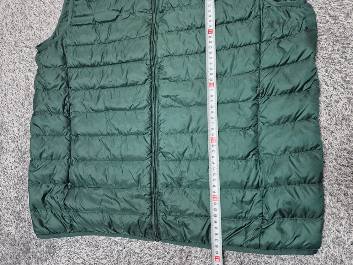 유니클로 남성 경량 다운 패딩 조끼 XL 상품이미지8