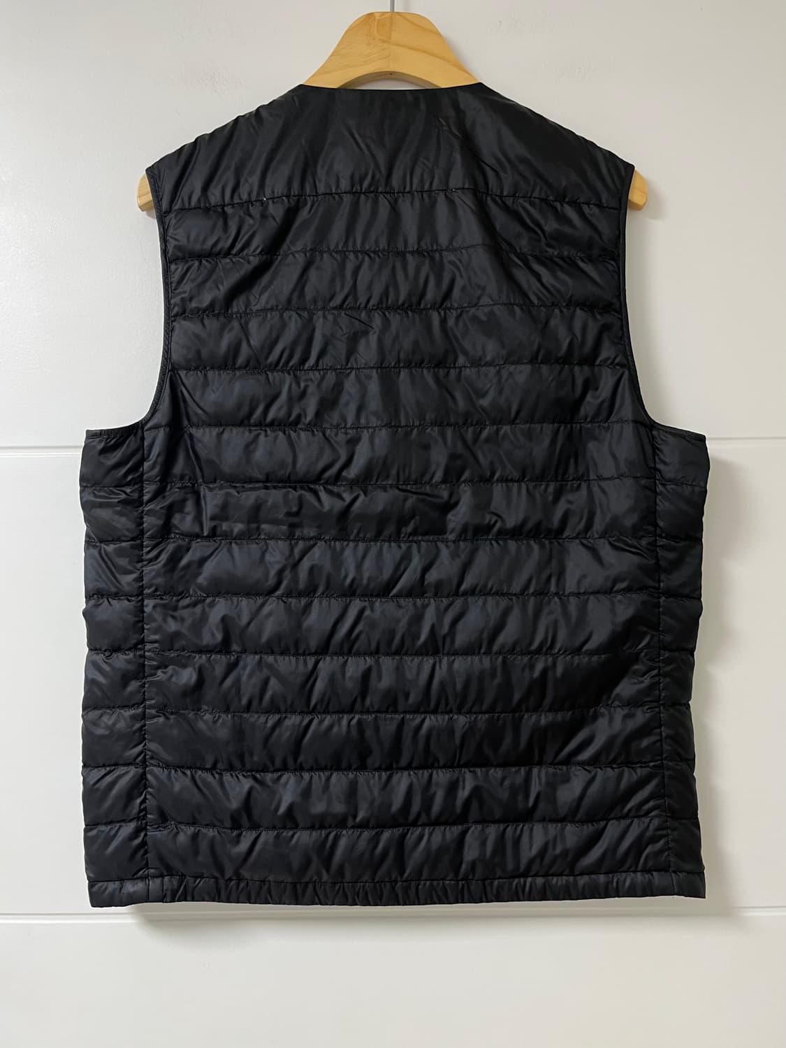 유니클로 경량 패딩 조끼 L 상품이미지2