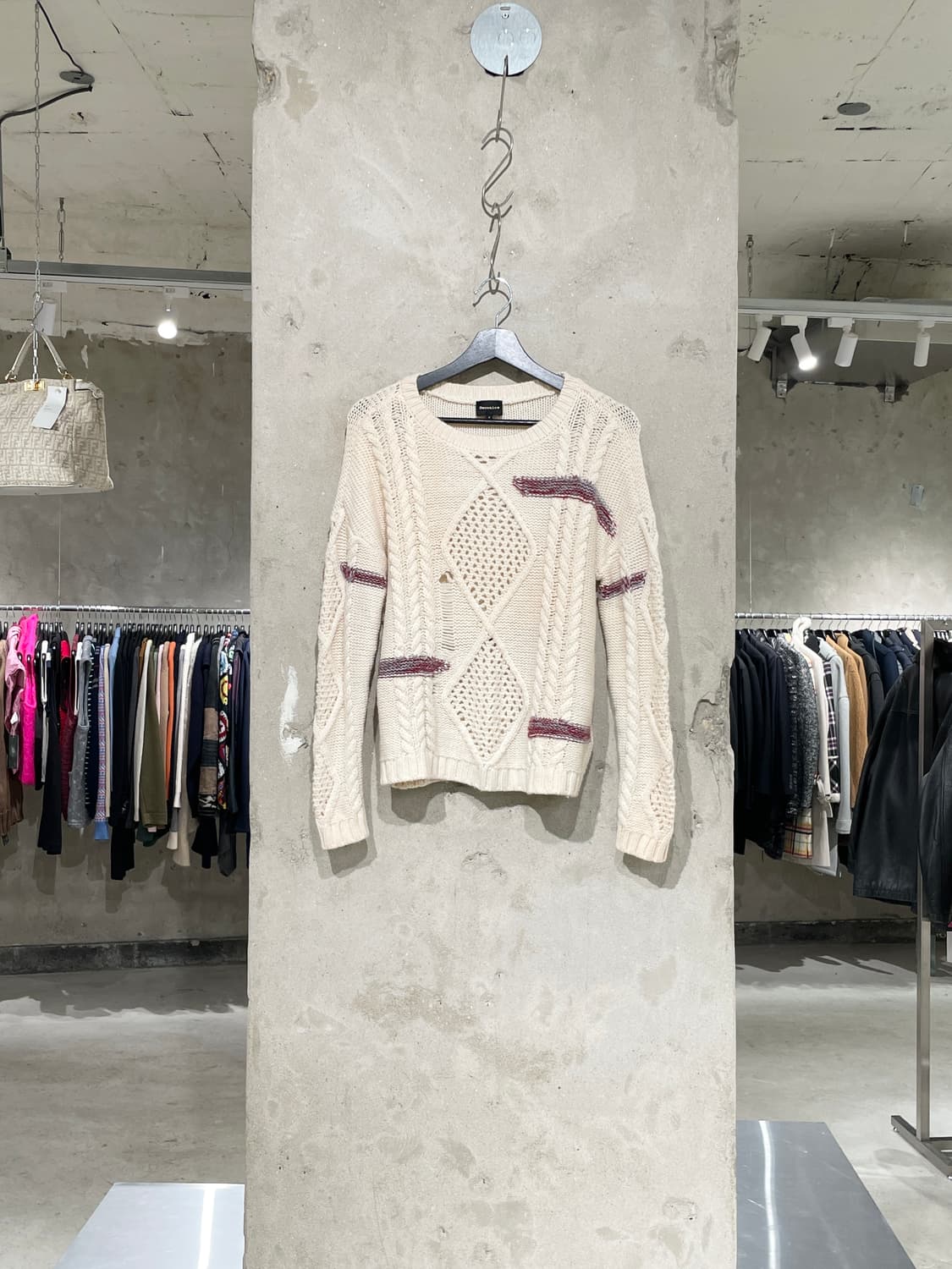 베르니스 아이보리 케이블 스웨터 상품이미지1