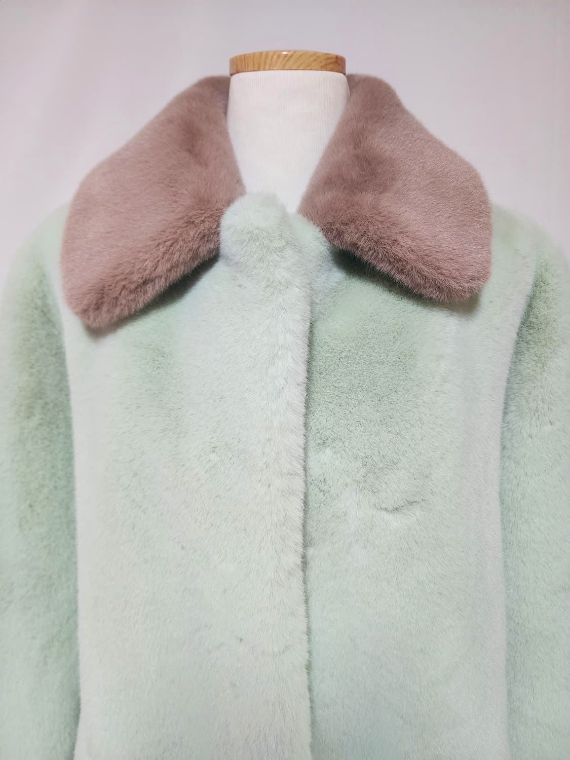 임블리 애플민트 에코퍼 롱코트 상품이미지6