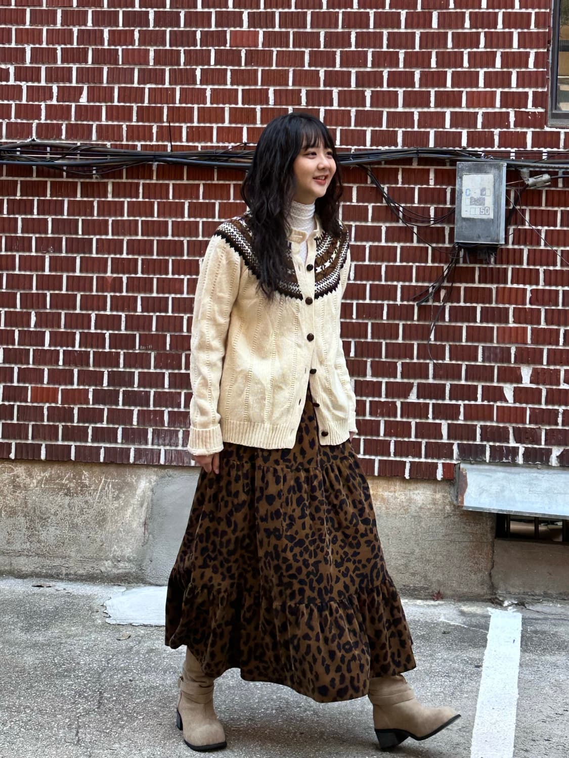 양털 더플 무스탕 제이더블유 가디건 도트 목폴라 레오파드 스커트 코디세트 상품이미지3