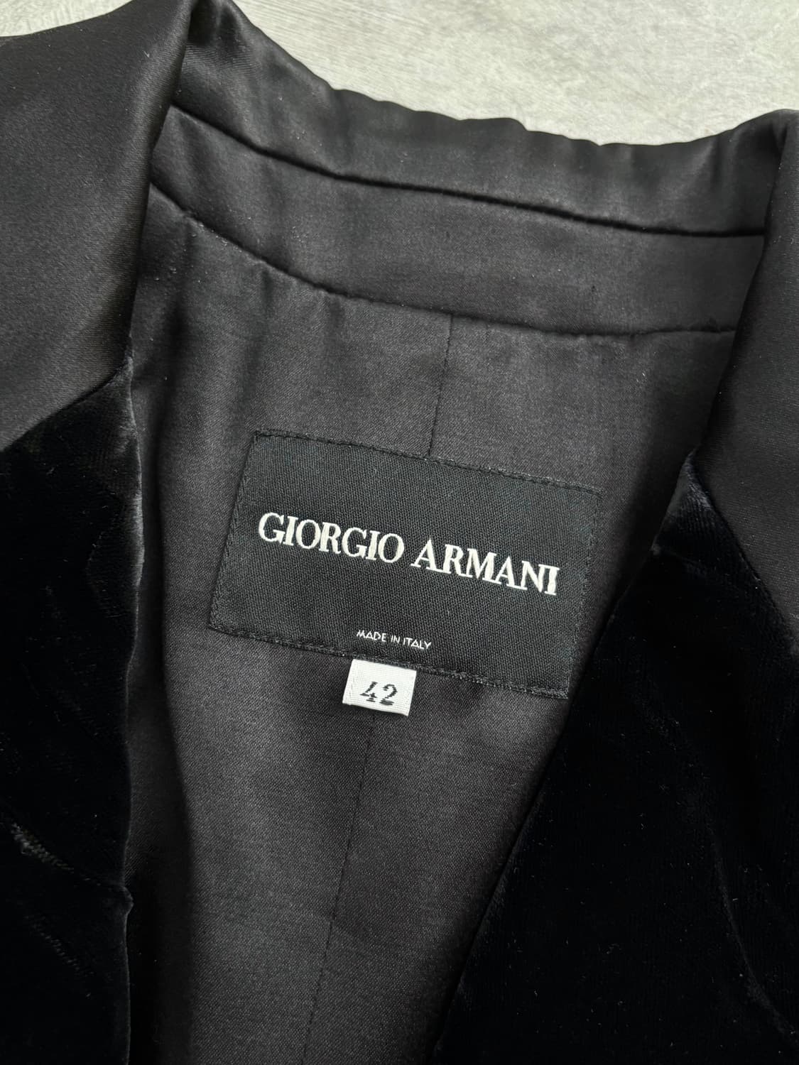 Giorgio Armani 조르지오 아르마니 벨벳 블랙 원버튼 블레이저 상품이미지7