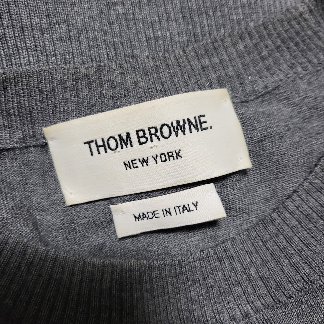 [정품] 3 / 톰브라운 사선완장 메리노 울 니트 상품이미지4