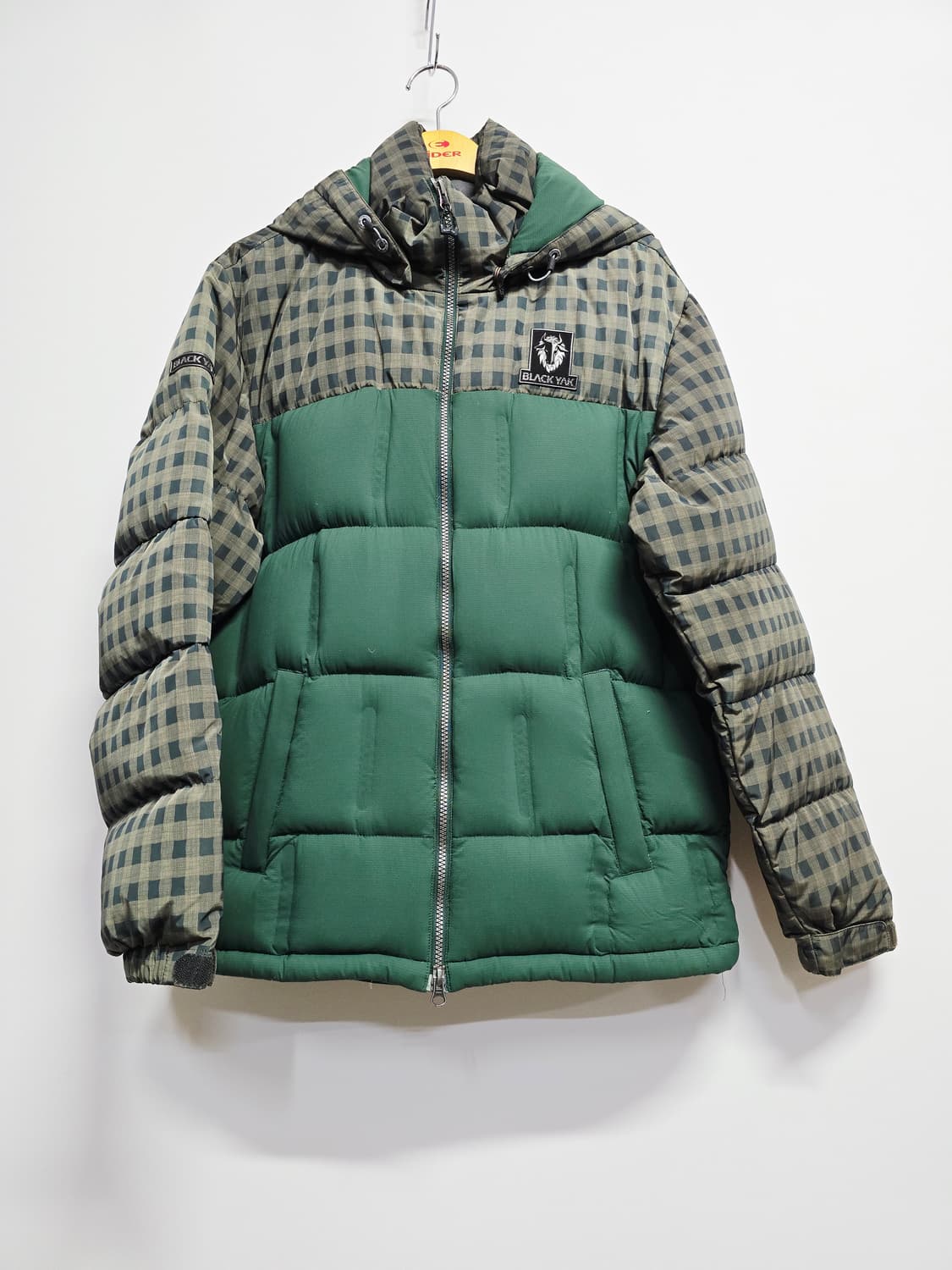 블랙야크 체크 배색 후드 구스 패딩 그린 상품이미지1