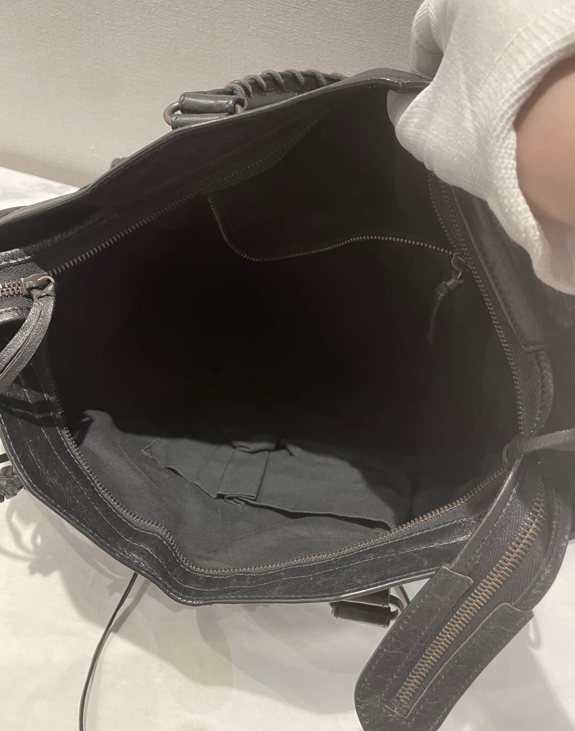 정품 발렌시아가 모터백 미디움 상품이미지9