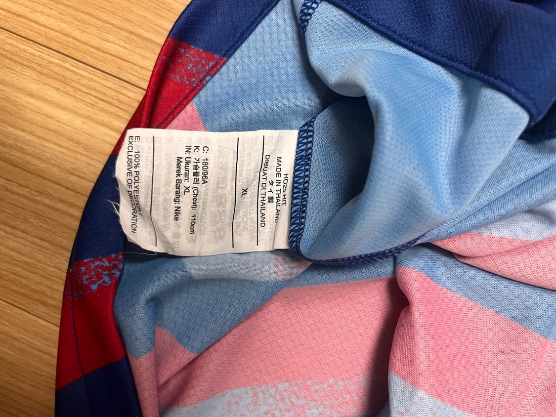 25/26 바르셀로나 4th 레반도프스키 정품 상품이미지4