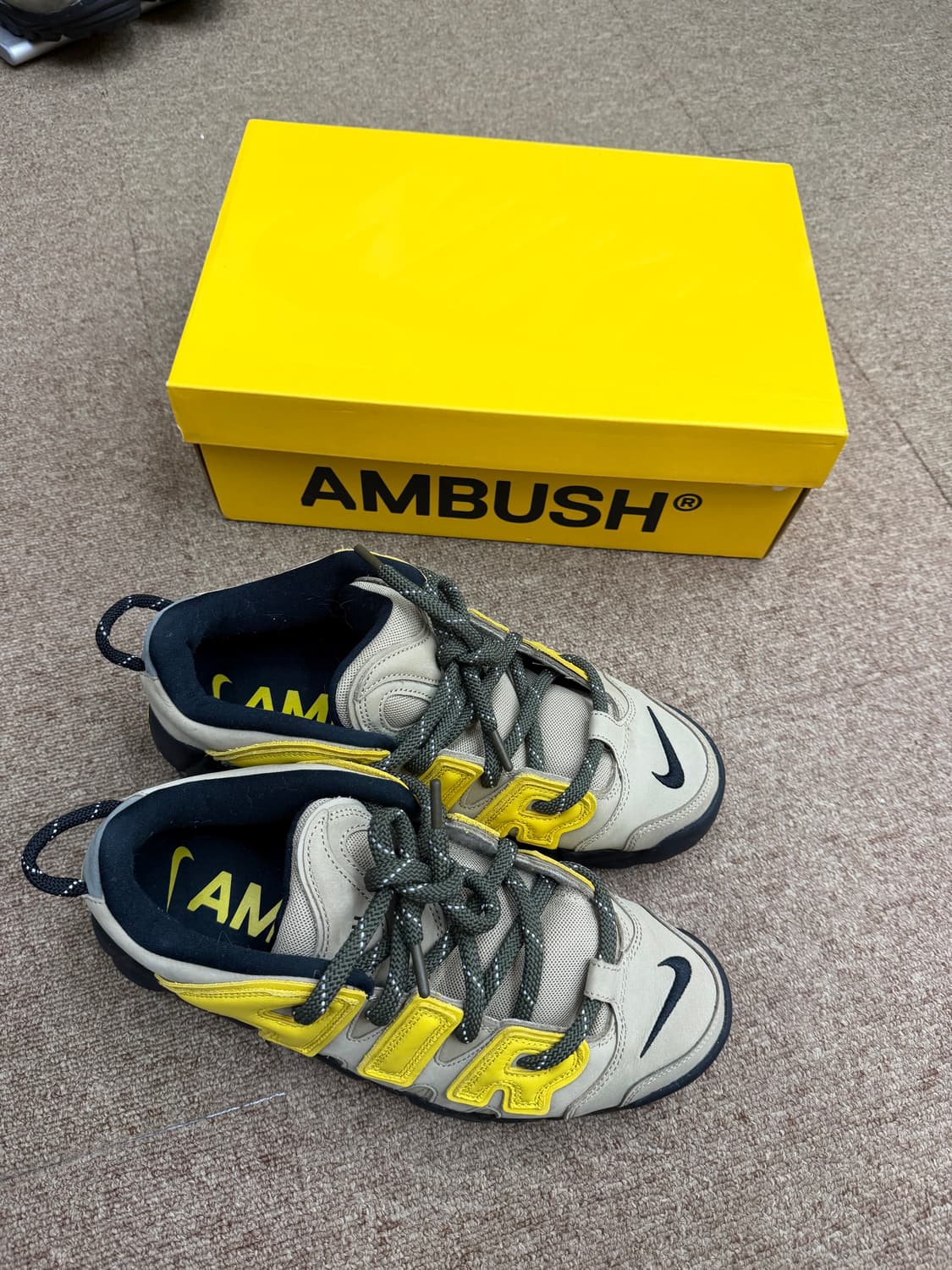 나이키 에어 모어 업템포 앰부쉬 280 사이즈 팝니다 상품이미지2