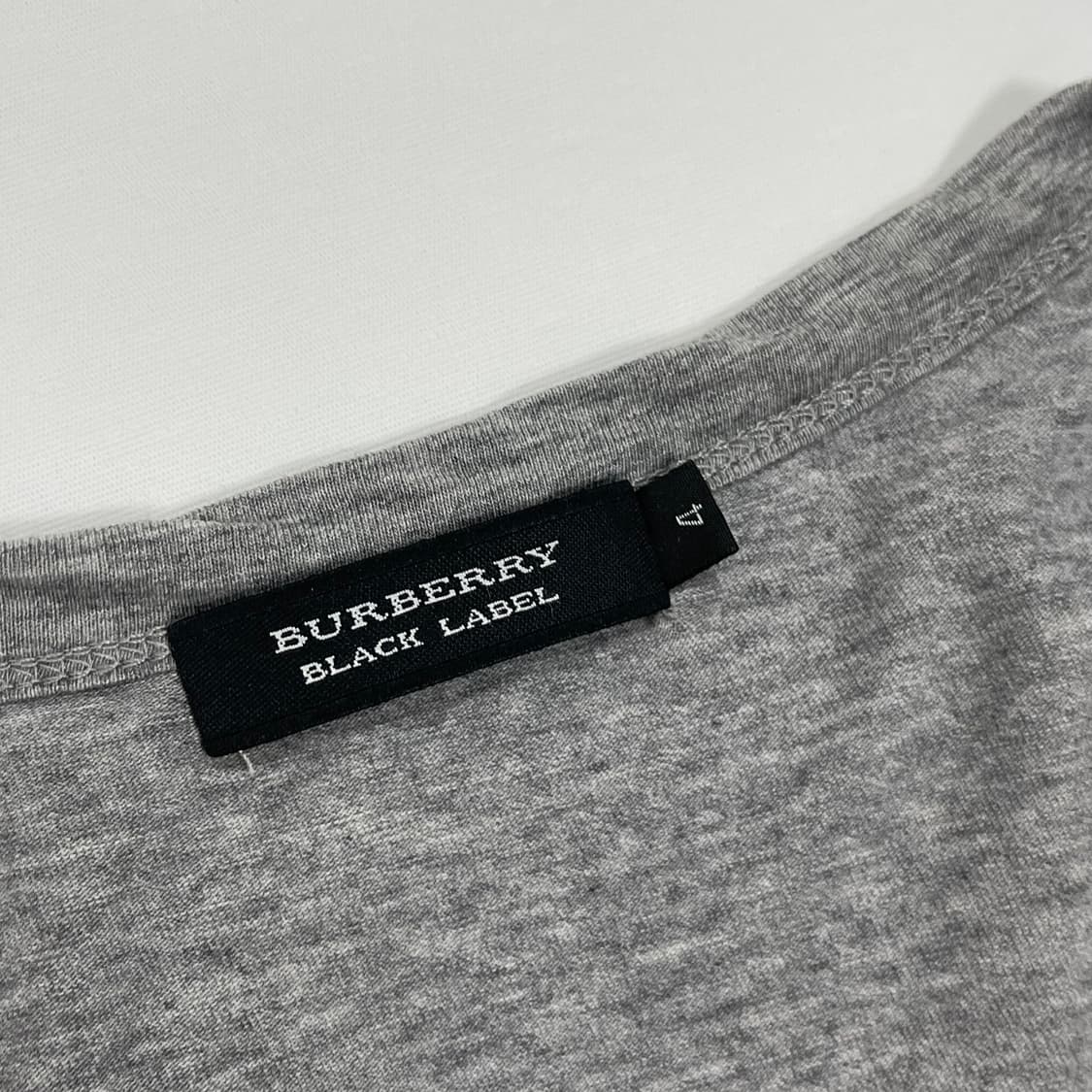 버버리 블랙라벨 백로고 반팔티 상품이미지4