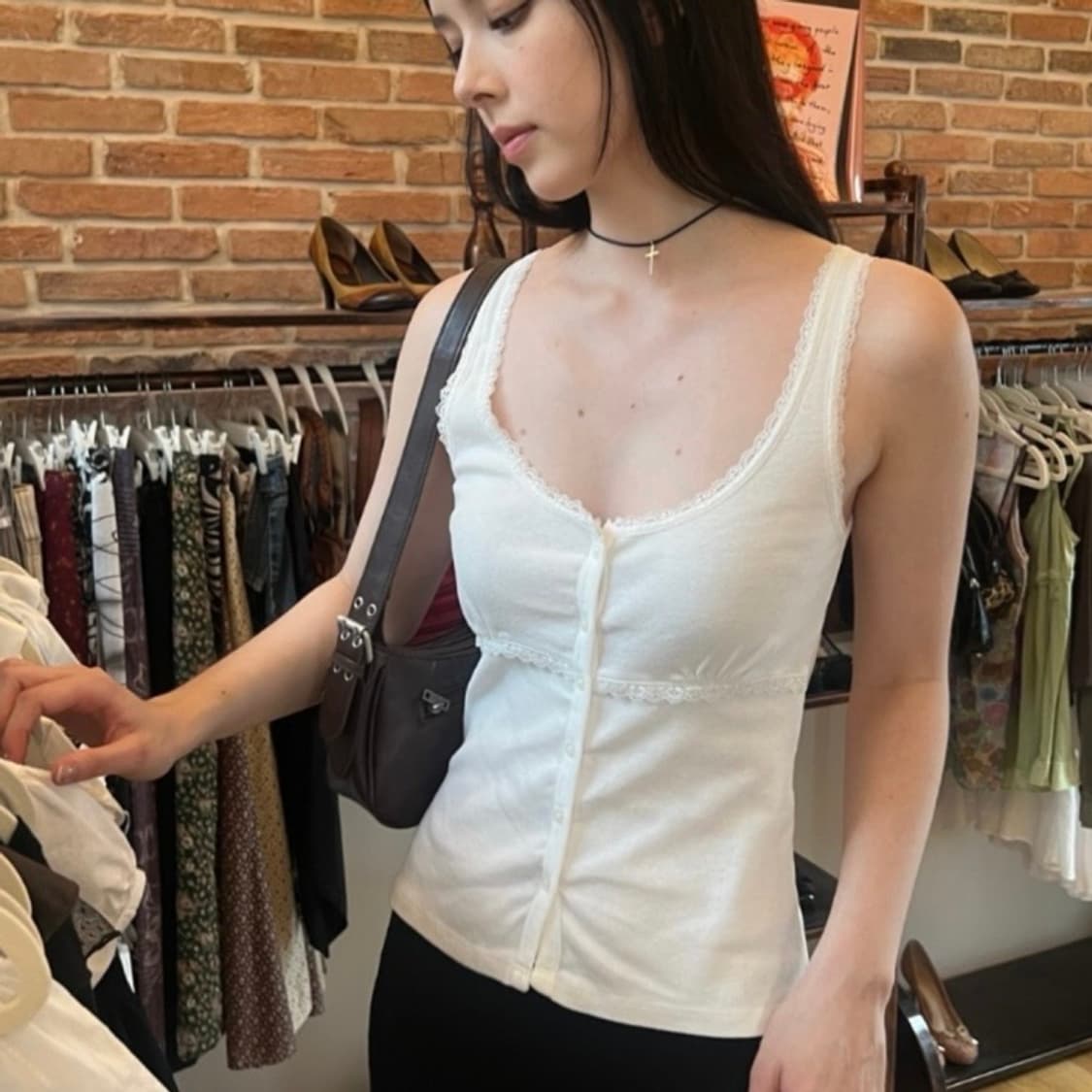 브랜디 멜빌 레이스 슬리브리스 탑 상품이미지1