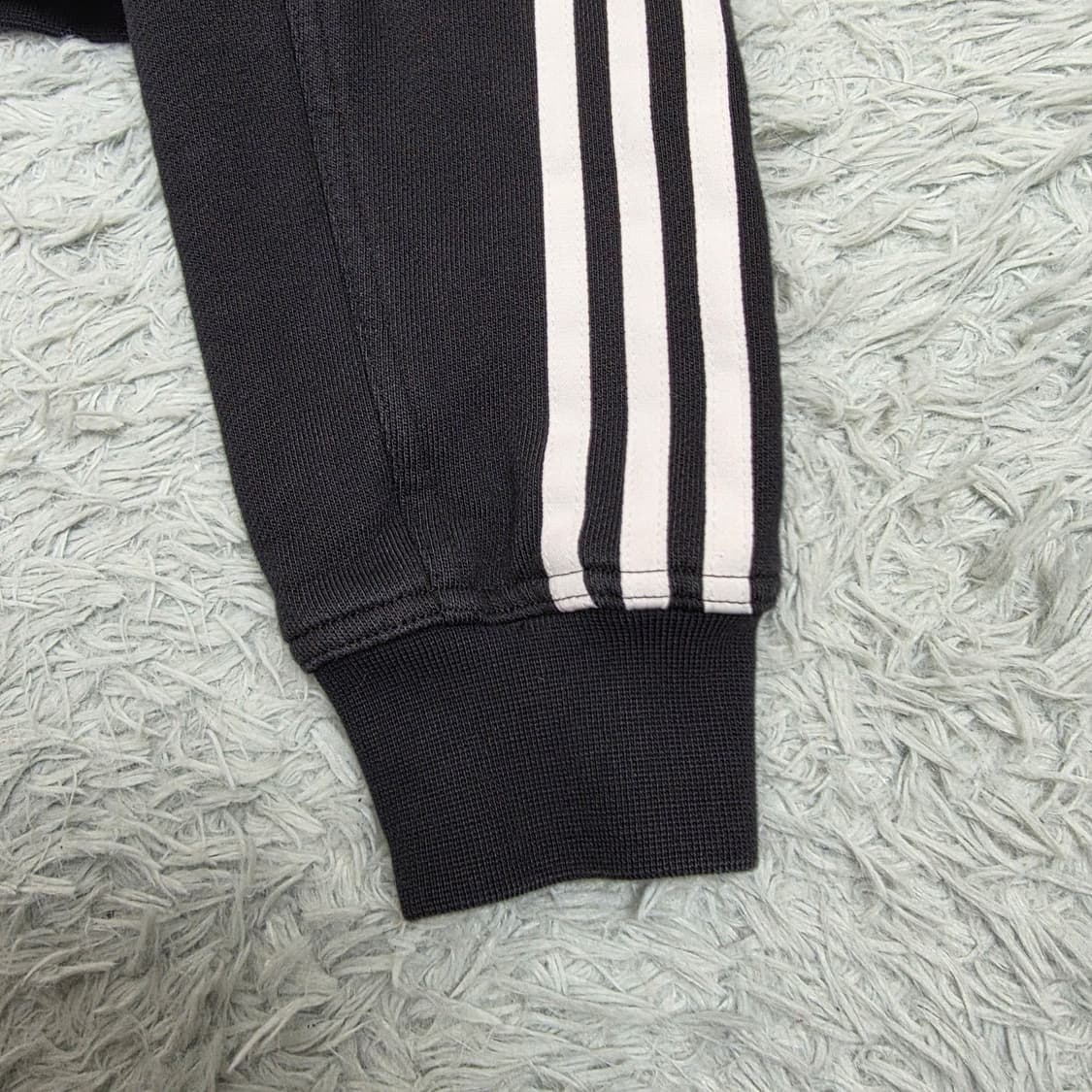 아디다스 여성 크롭 맨투맨 블랙 XS 상품이미지7