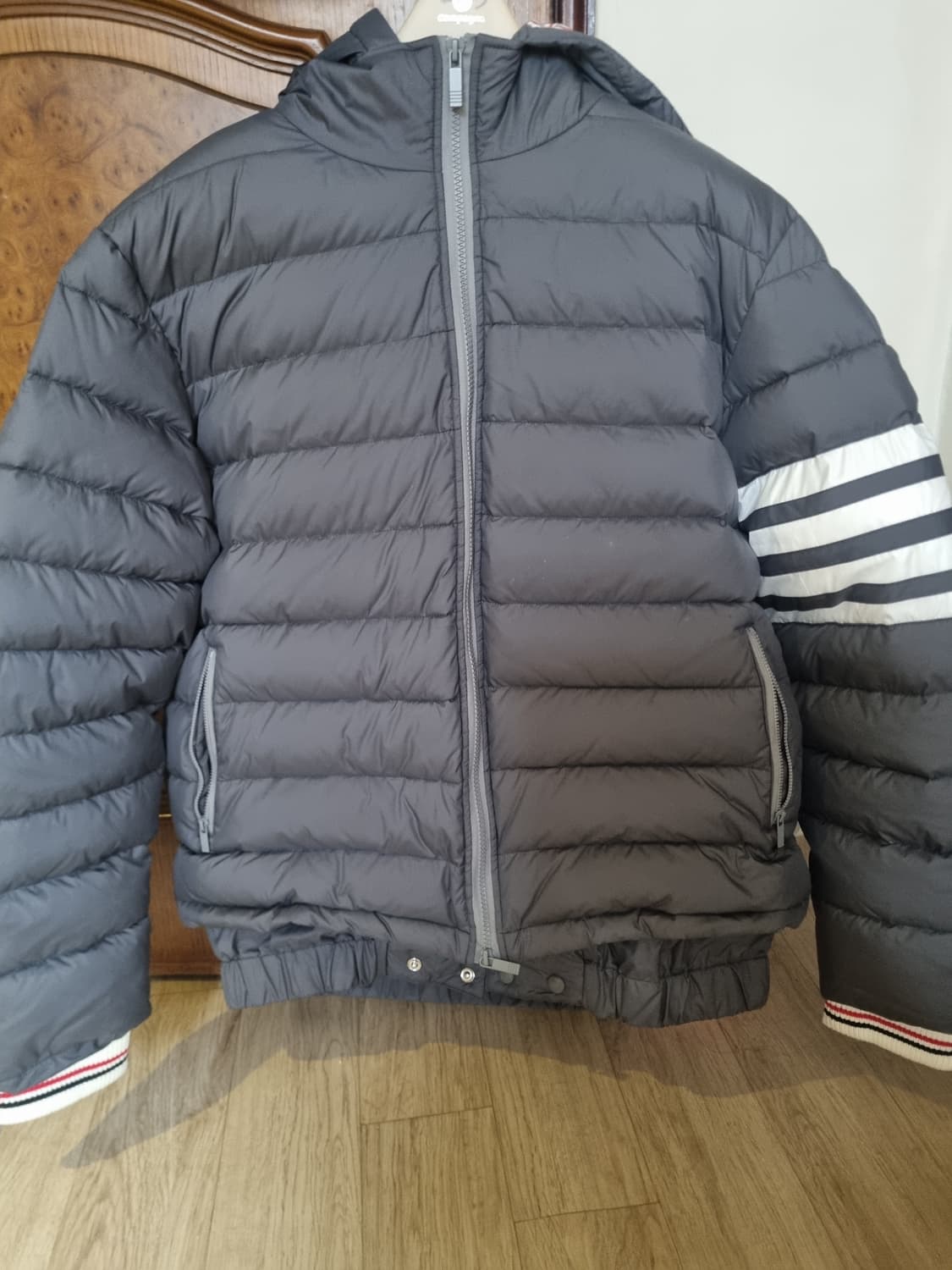 톰브라운 패딩.  L 상품이미지1