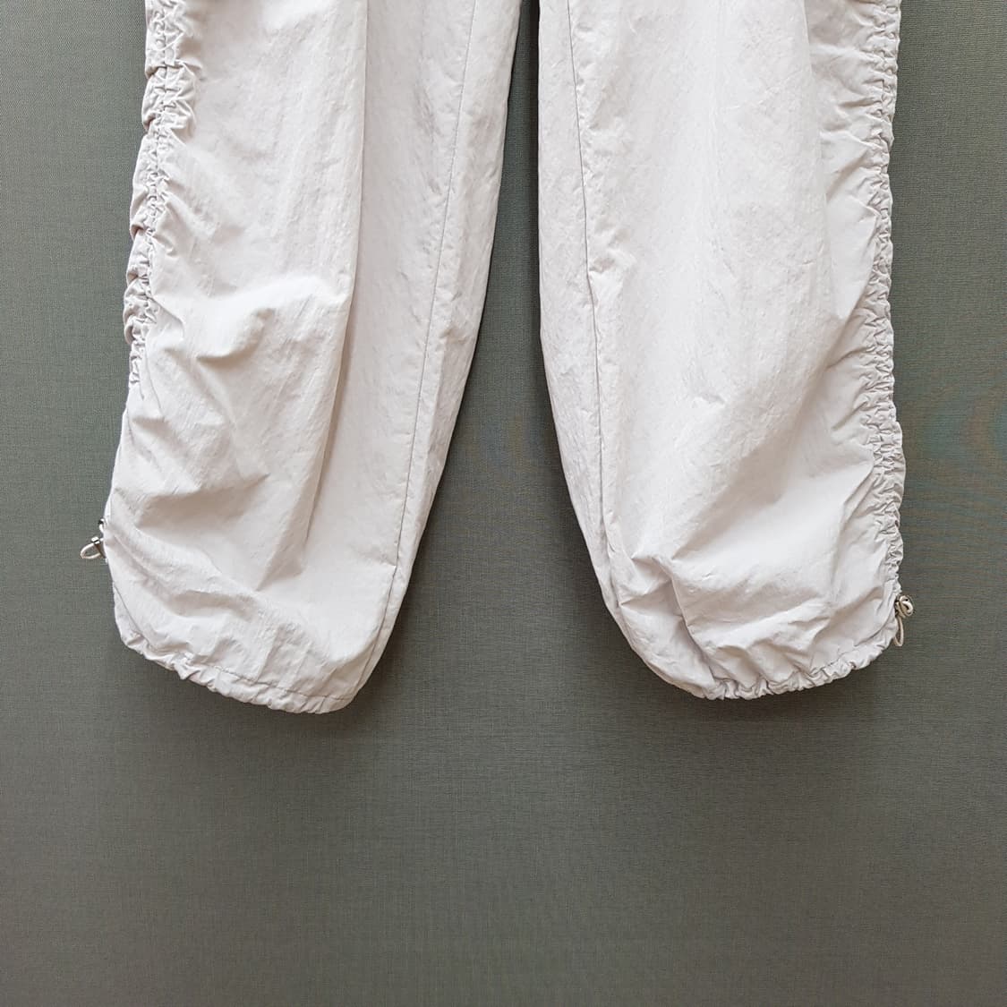 한섬 시스템 2022 드로우스트링 와이드 팬츠  64-94사이즈 상품이미지3