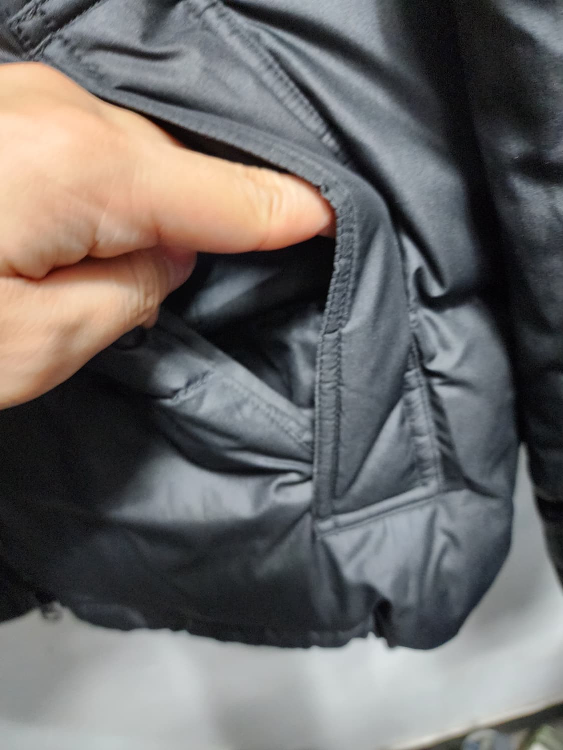 아디다스 오리지널 오리털 블랙 패딩  상품이미지3