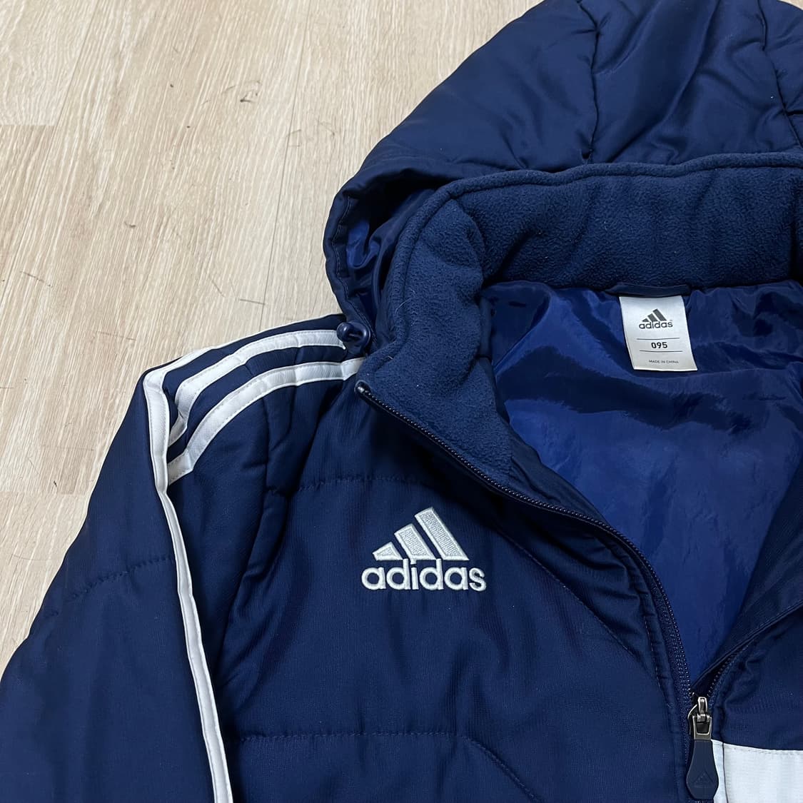 아디다스 삼선 사이드라인 로고 다운 후드점퍼 M(95) 상품이미지2