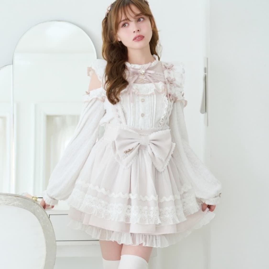 리즈리사 오프숄더 더블 스트랩 리본 블라우스 상품이미지2