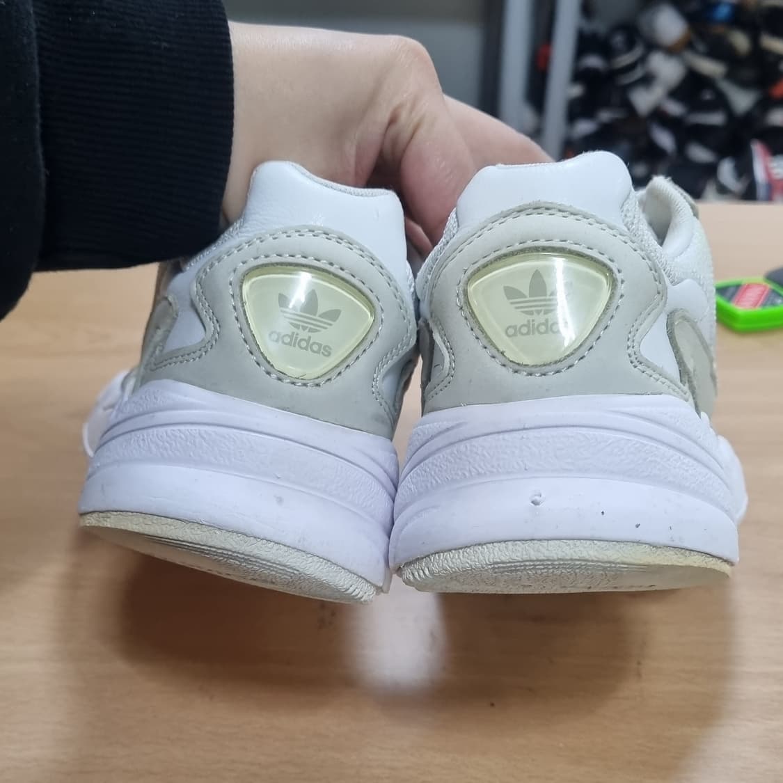 아디다스 팔콘 화이트 여성운동화230 상품이미지4