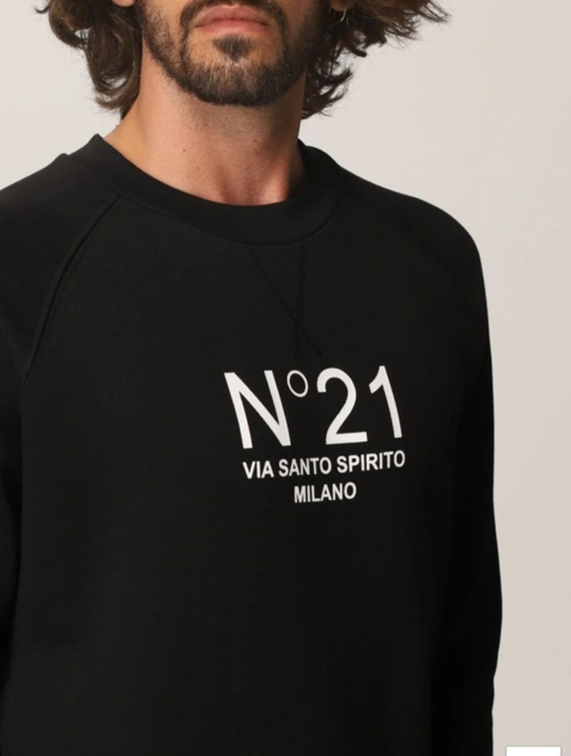 넘버투애니원(N21) 누메로벤투노 블랙 맨투맨 상품이미지1