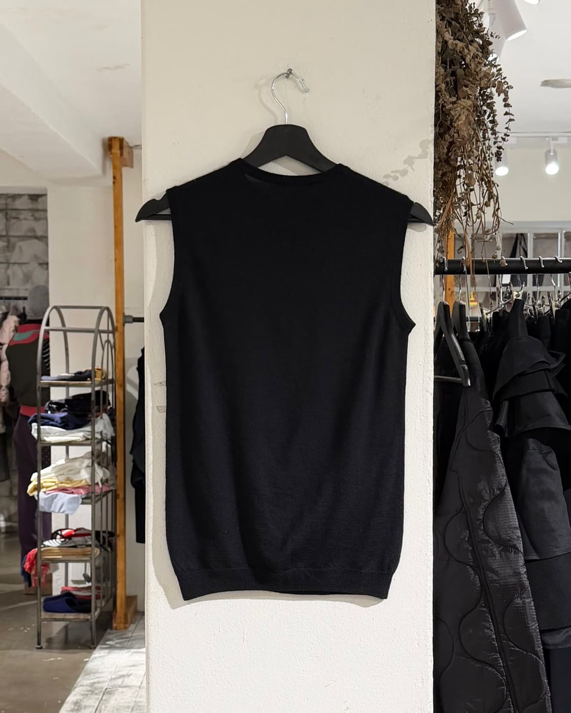 돌체앤가바나 블랙 하프집 넥라인 니트 슬리브리스 상품이미지6