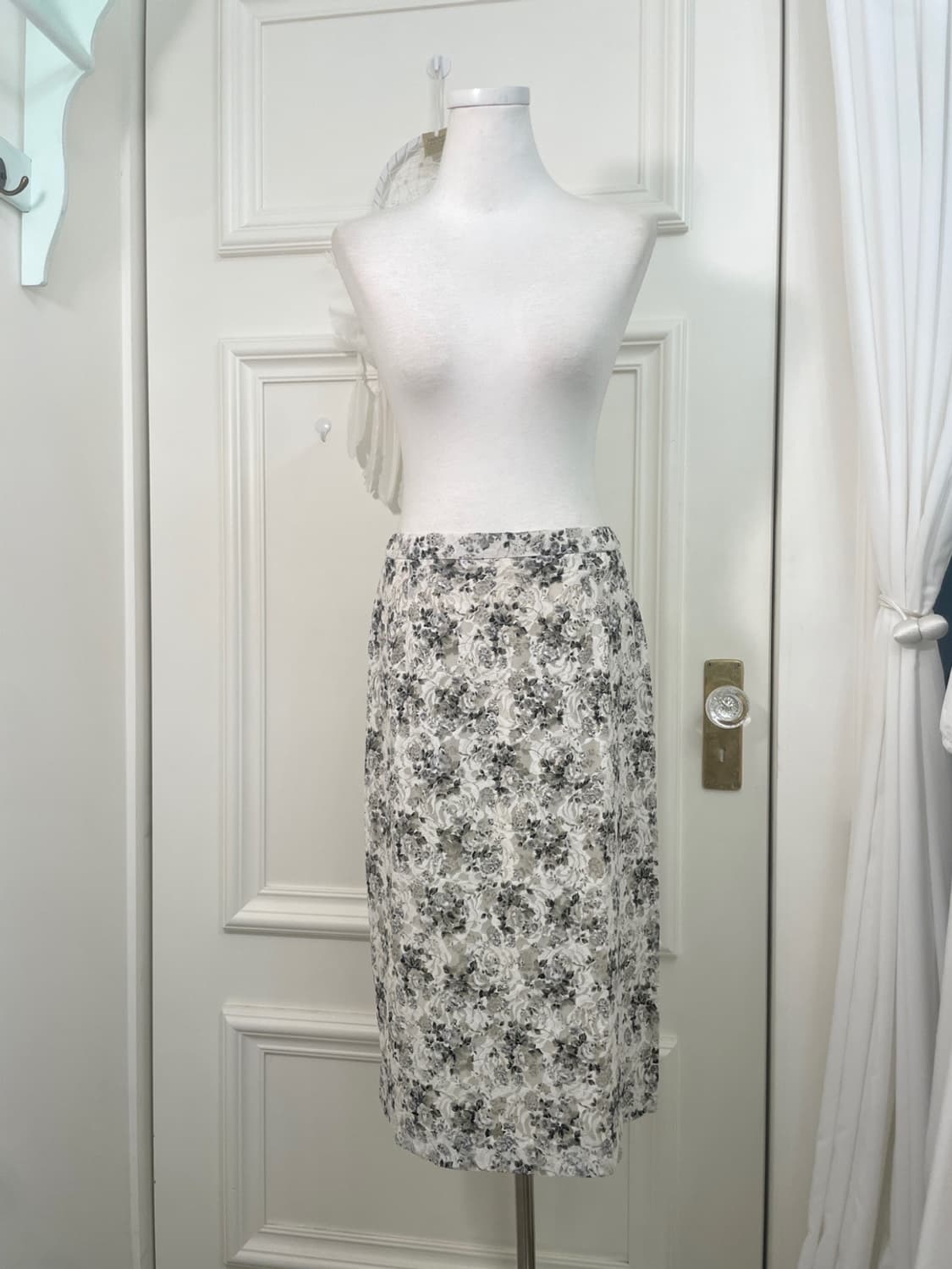khaki ivory rose lace skirt(size-M) 상품이미지1