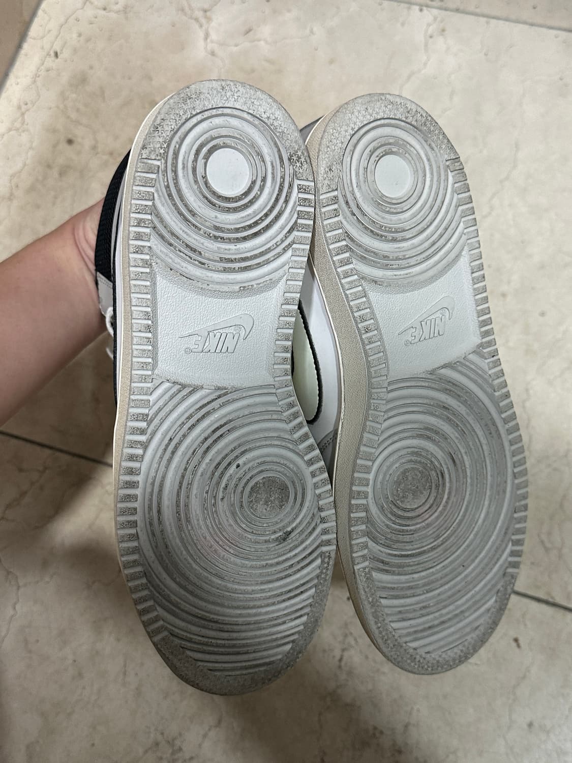 나이키 에어조던1 백보드 미드 US8.5 ,265사이즈 회색 ,화이트 상품이미지4