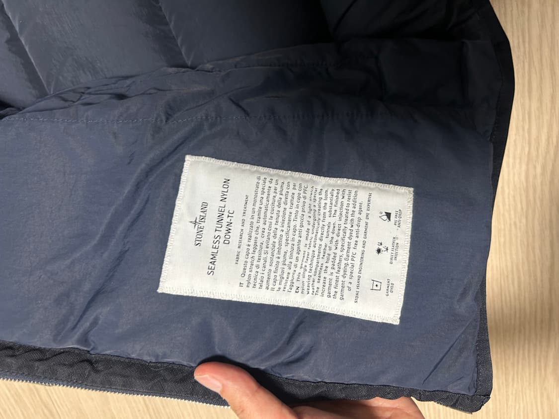 23FW 심리스 터널 나일론 다운 네이비 M 판매 상품이미지4